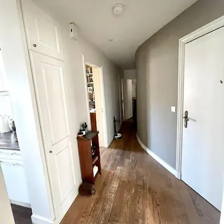 Charmant Flat In Batignolles דירה